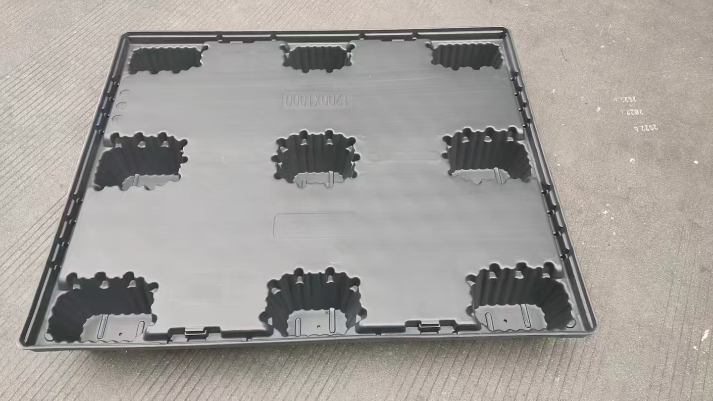 Plastic Lid And Pallet