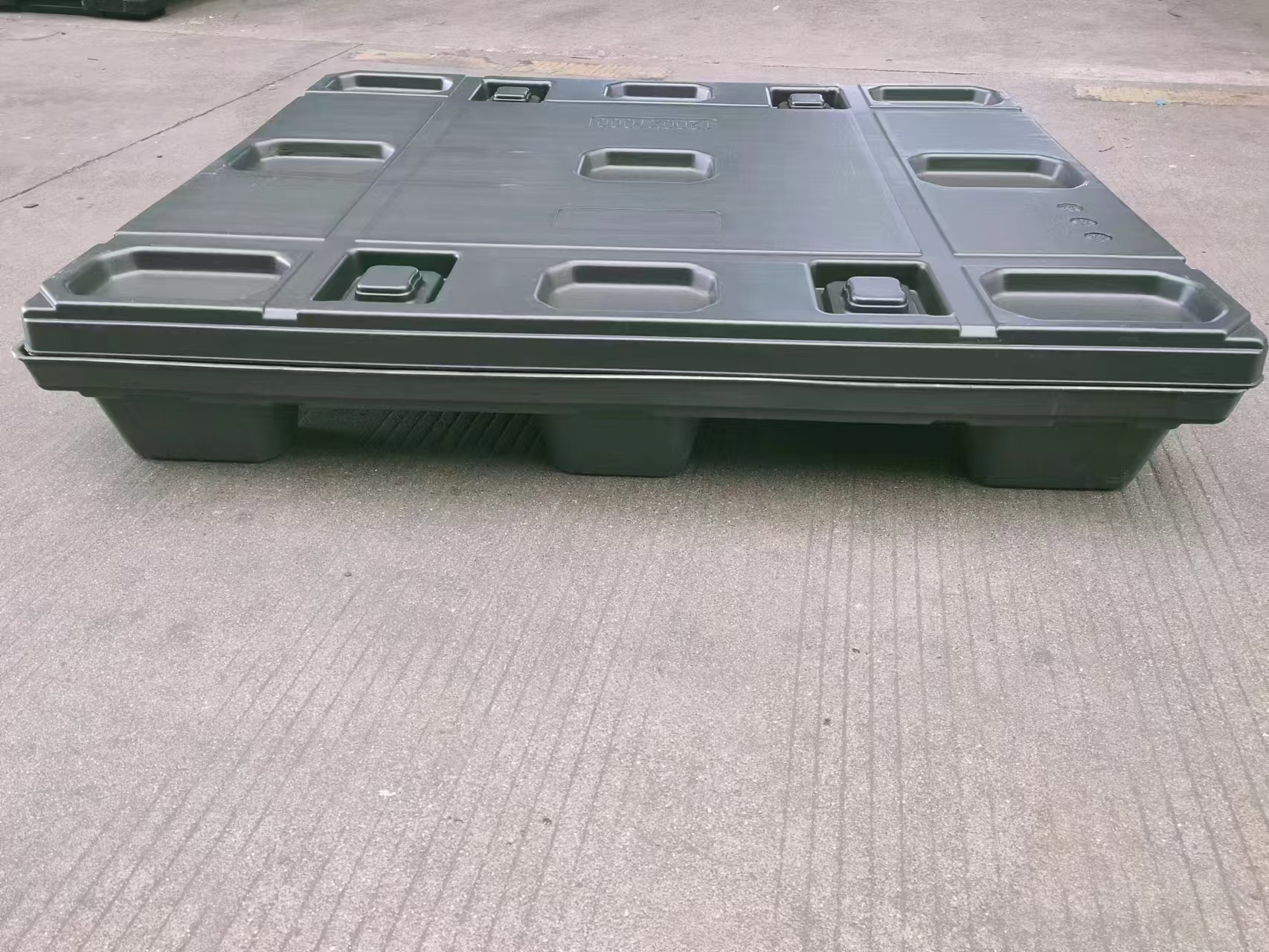 Plastic Lid And Pallet